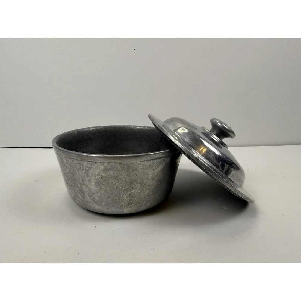 Vintage Wilton, Columbia PA. Pewter Small Serving, Sugar Bowl w/Lid Stamped - Picture 6 of 7